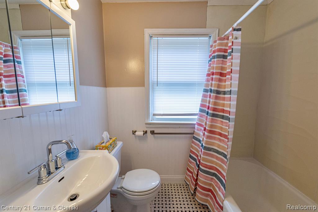 609 N BLAIR Avenue, Royal Oak, MI 48067 — Photo 14