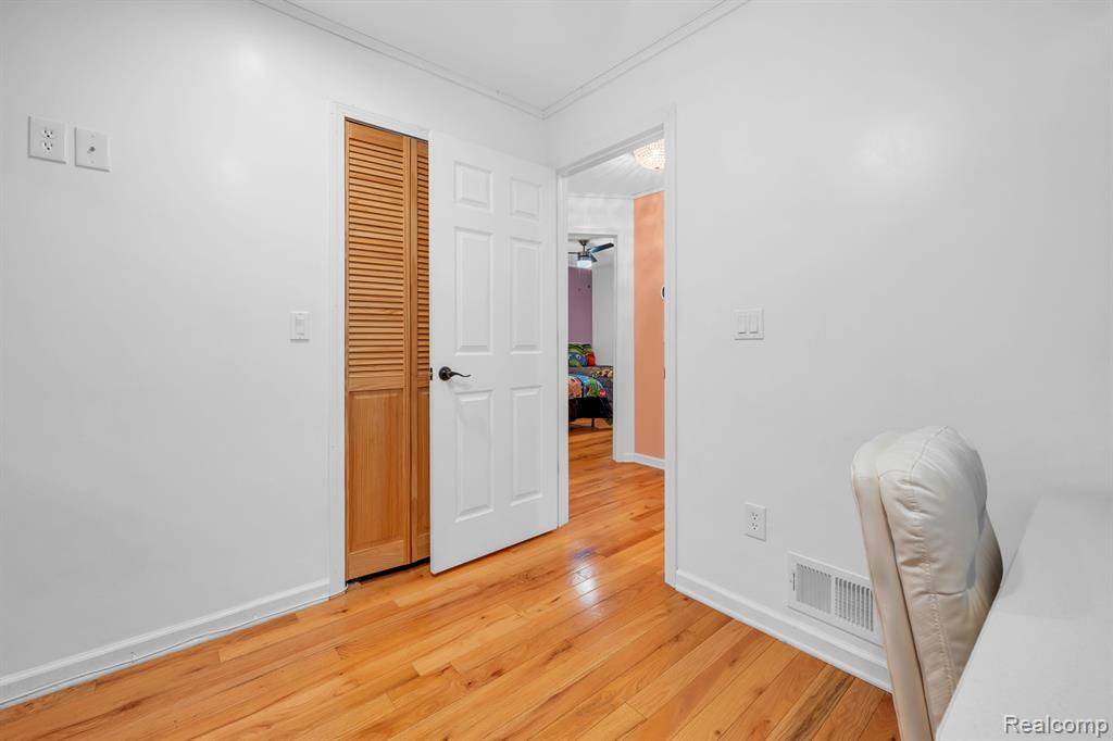 6651 NORBORNE Avenue, Dearborn Heights, MI 48127 — Photo 19