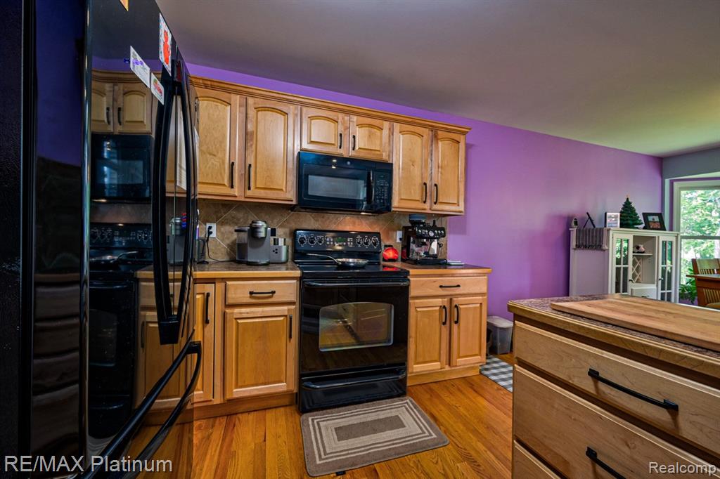 5512 Hidden Oaks Circle, Linden, MI 48451 — Photo 13