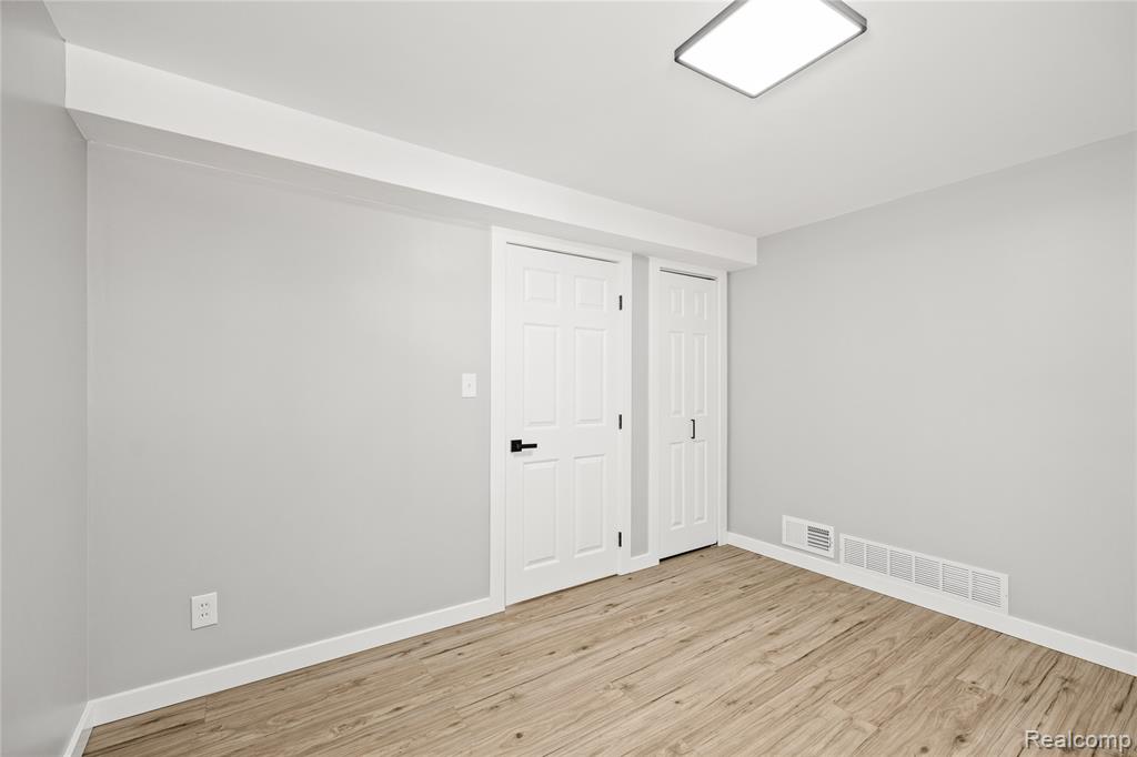 65 Algansee Drive, Troy, MI 48083 — Photo 20