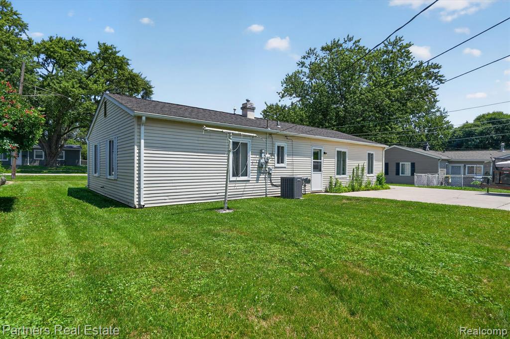 6134 Stephen, Brighton, MI 48116 — Photo 35