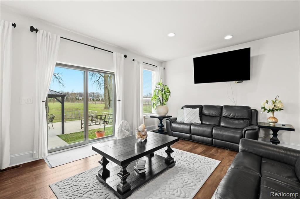 4075 BARR Road, Canton, MI 48188 — Photo 15