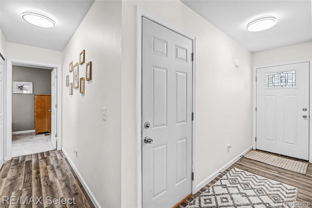 10311 Walnut Shores Drive, Fenton, MI 48430 — Photo 18