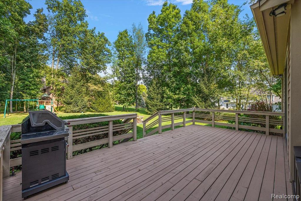 4090 SAINT ANDREWS Street, Howell, MI 48843 — Photo 31