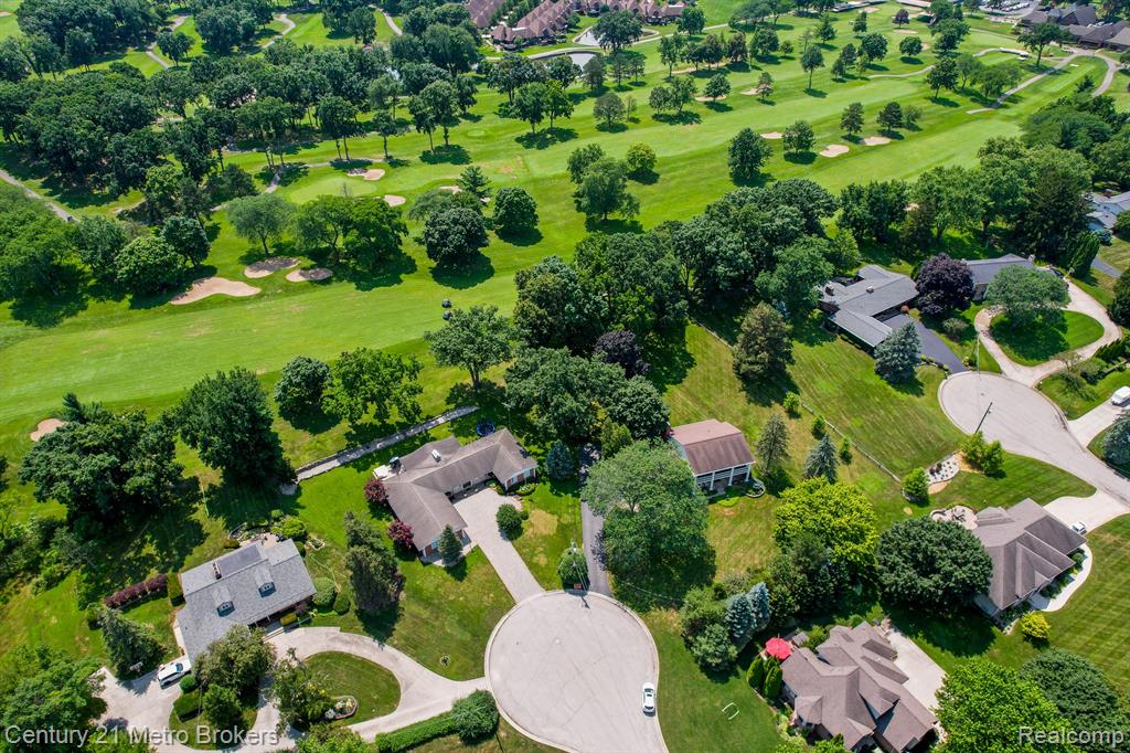 9270 Hidden Valley Court, Grand Blanc, MI 48439 — Photo 50