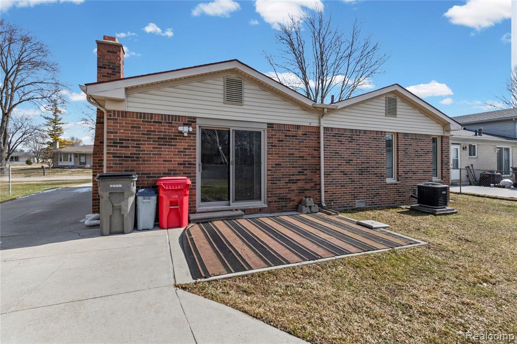 42719 Walker Street, Clinton Twp, MI 48038 — Photo 30