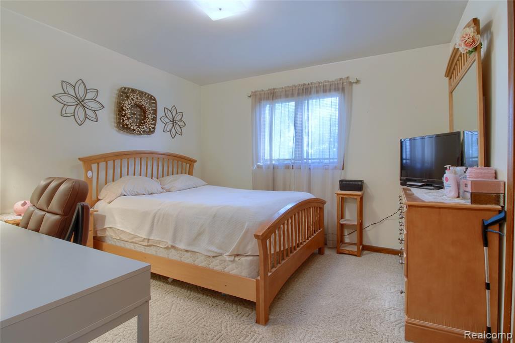600 Oakville Waltz Road, New Boston, MI 48164 — Photo 28