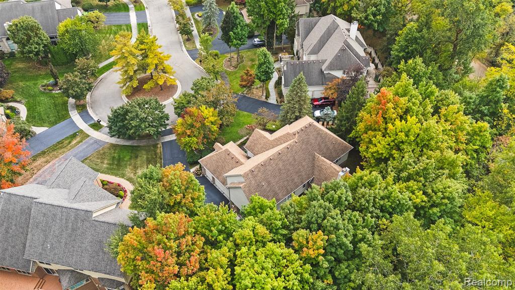 6993 Crosswell Drive, West Bloomfield, MI — Photo 45