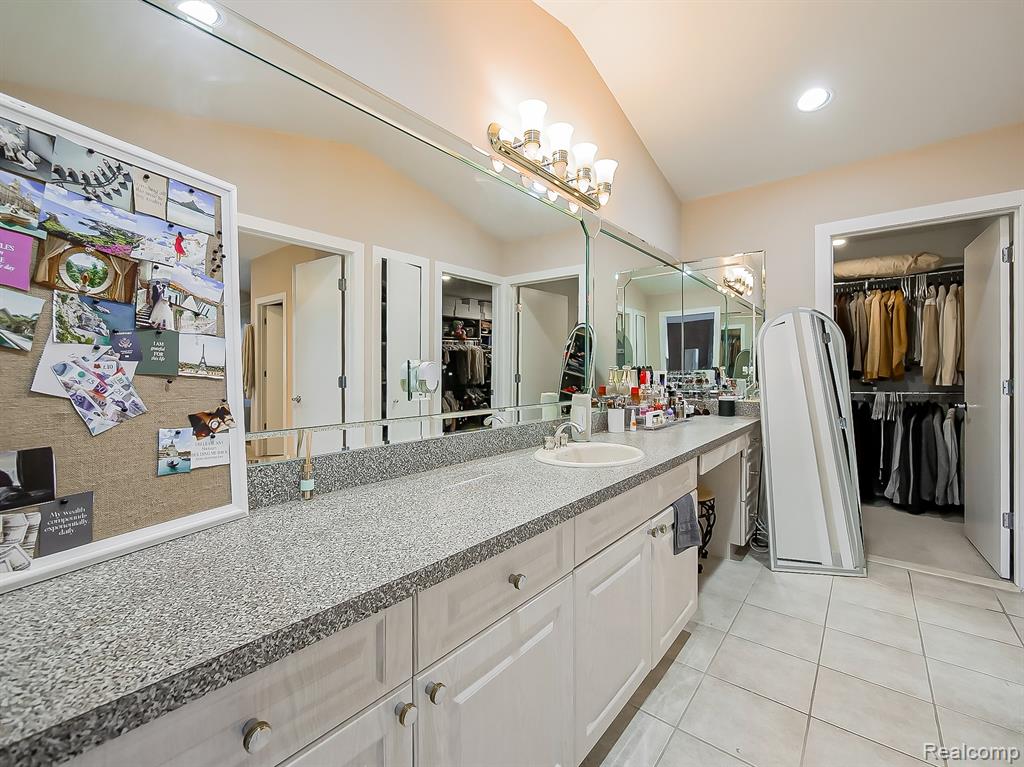 6310 Branford Drive, West Bloomfield, MI — Photo 49