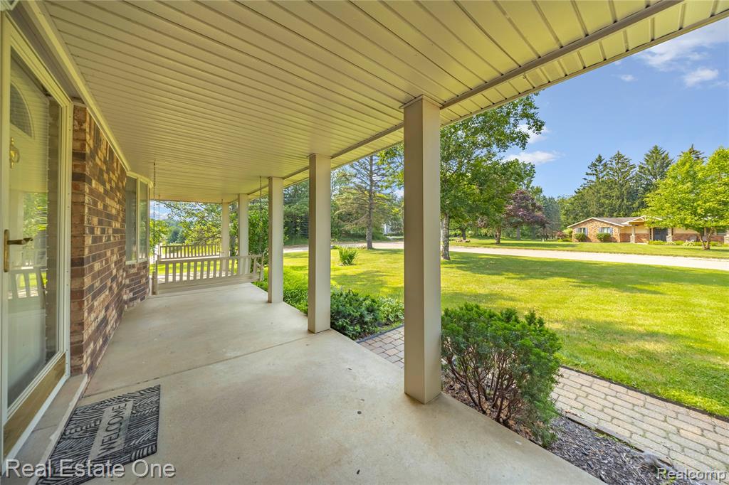 6995 Allen Hill Court, Clarkston, MI 48348 — Photo 3