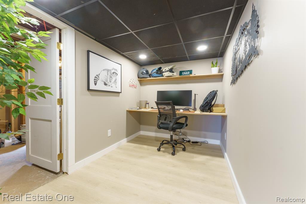 6340 SPORNY Drive, Brighton, MI 48116 — Photo 29