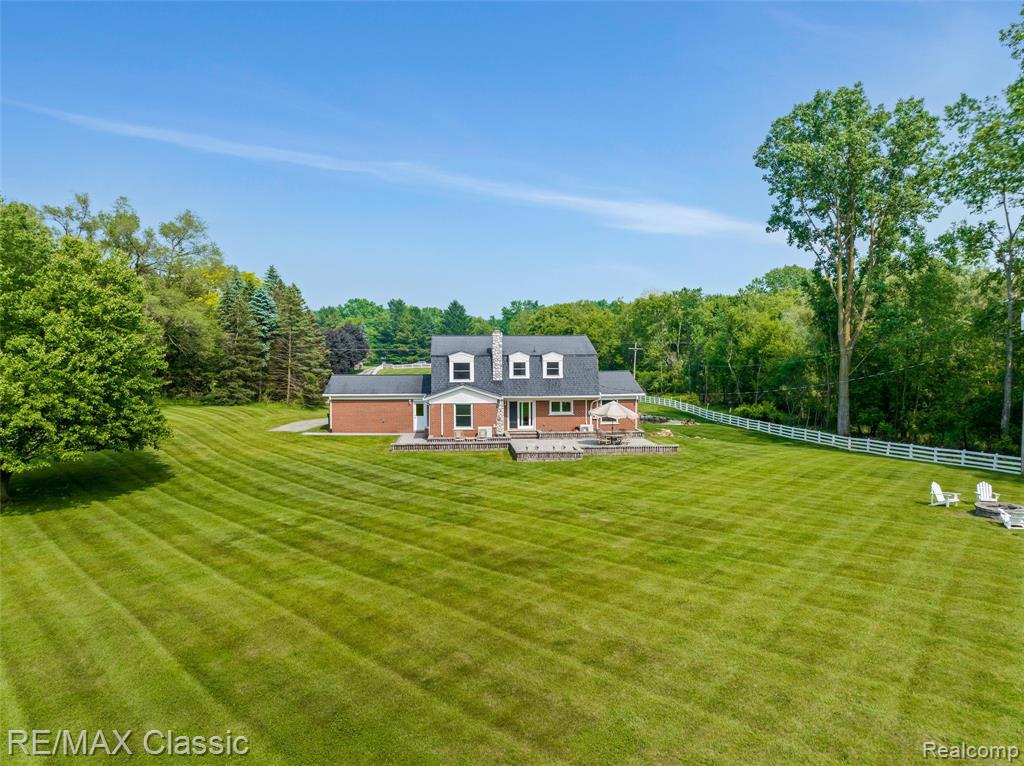 8173 Earhart Road, South Lyon, MI 48178 — Photo 47