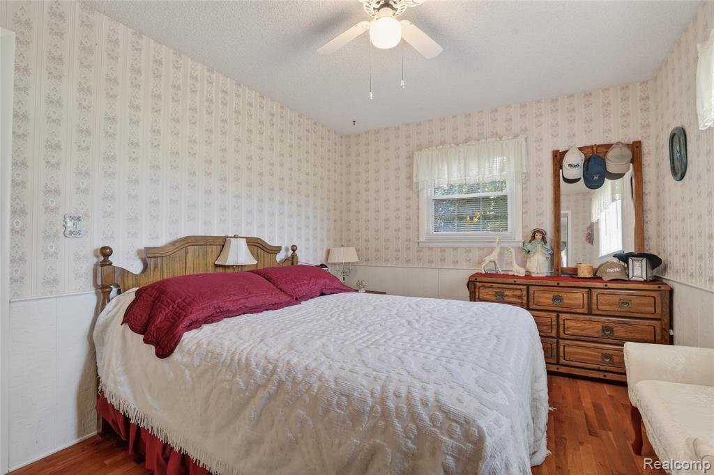 5090 Torrey Road, Flint, MI 48507 — Photo 32