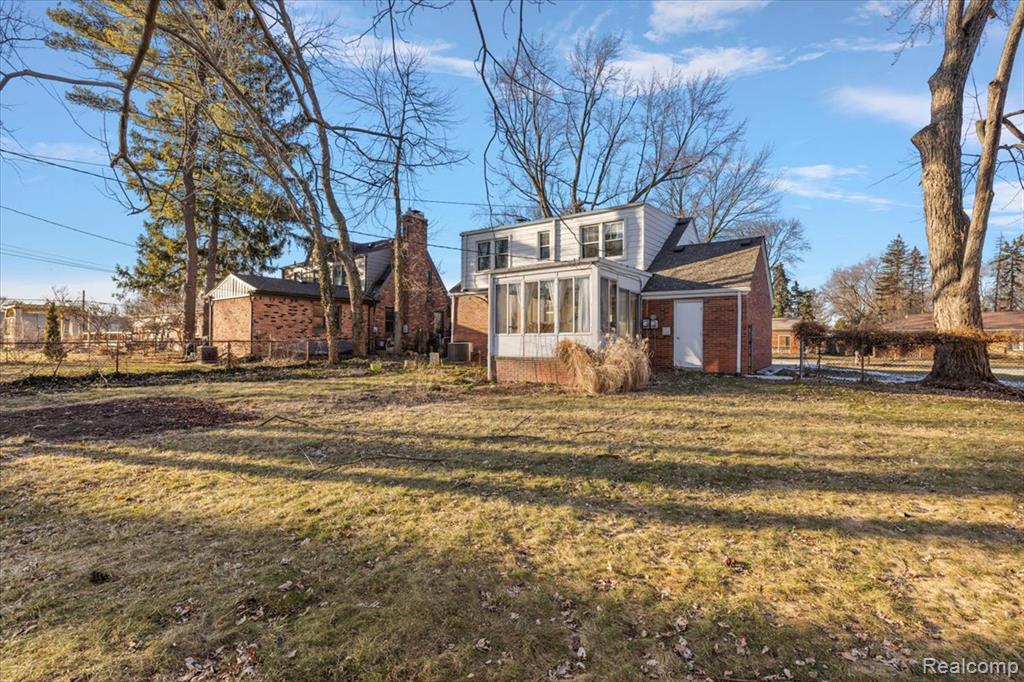 17601 Cambridge Boulevard, Lathrup Village, MI 48076 — Photo 50