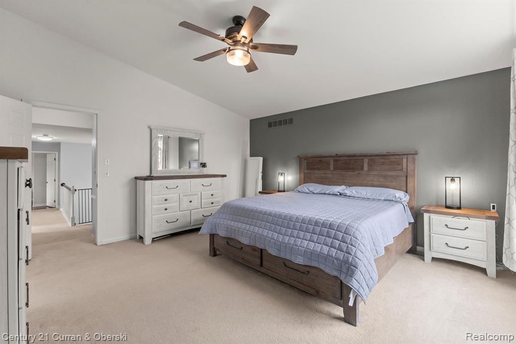 42745 LEDGEVIEW Drive, Novi, MI 48377 — Photo 29