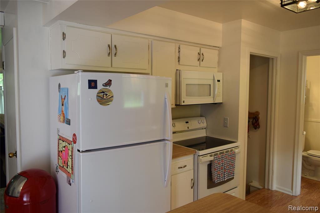 6009 Lancaster Drive, Flint, MI 48532 — Photo 10