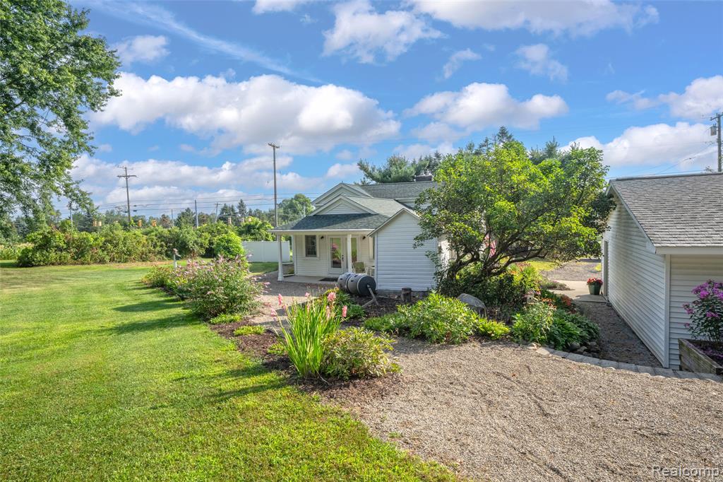 371 N Ortonville Road, Ortonville, MI 48462 — Photo 48