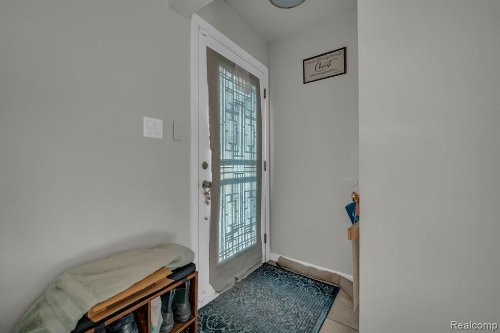 24880 Warrington Avenue, Eastpointe, MI 48021 — Photo 4