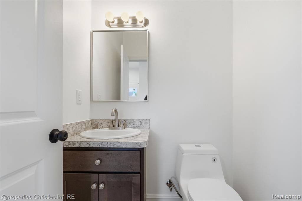 27828 Groveland Street, Madison Heights, MI 48071 — Photo 12