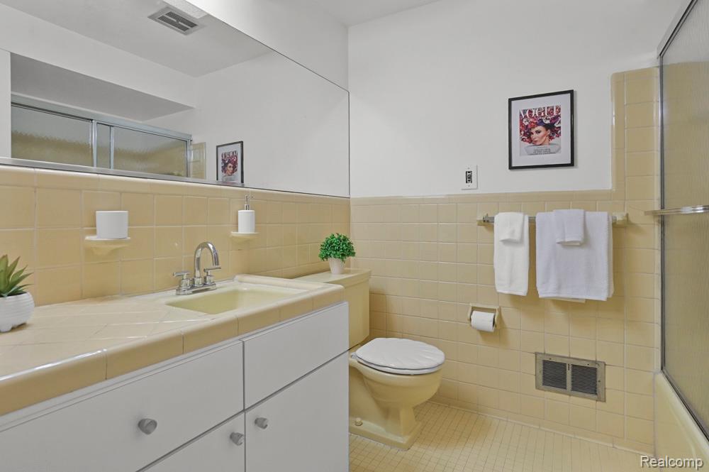 6672 Timber Ridge Drive, Bloomfield Hills, MI 48301 — Photo 25