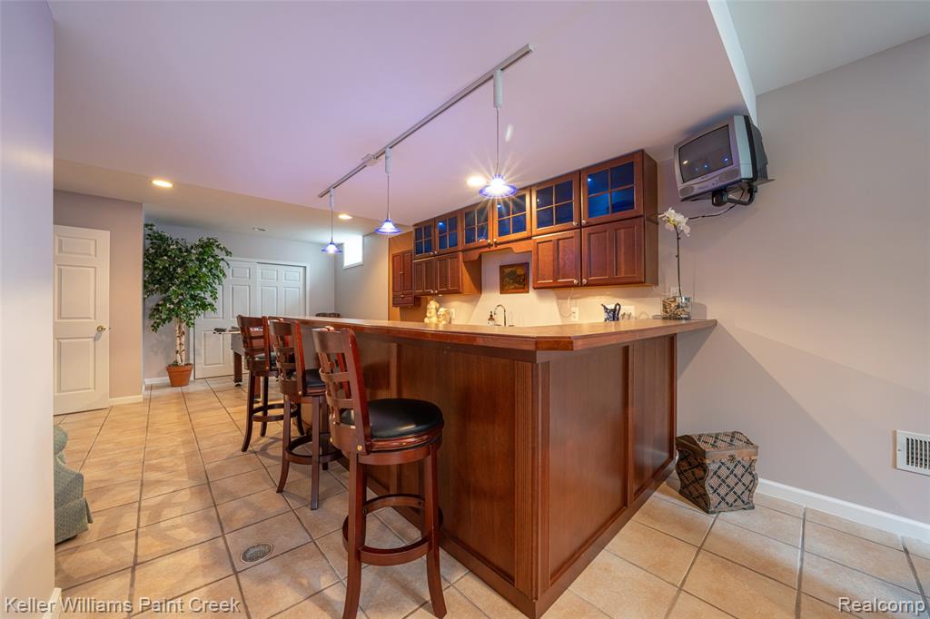 247 Glenmoor Drive S, Rochester, MI 48307 — Photo 47