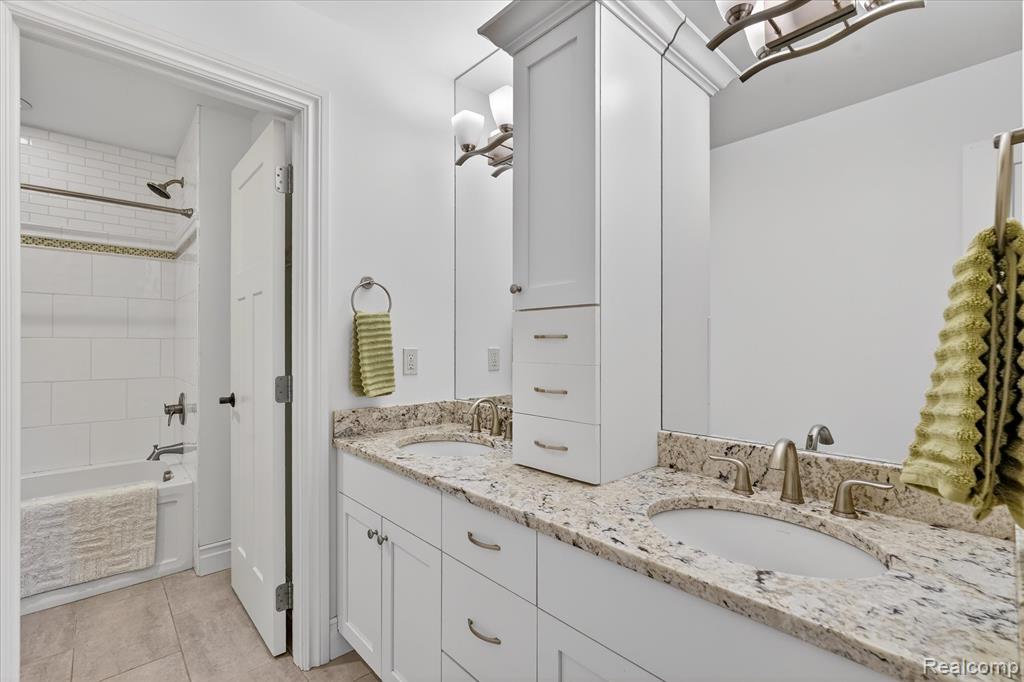 7247 Ardsley Lane, Clarkston, MI 48348 — Photo 33