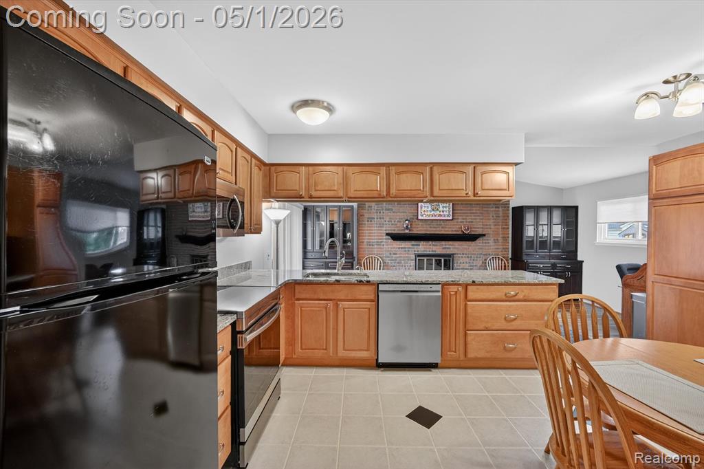 7061 London Court, Canton, MI 48187 — Photo 6