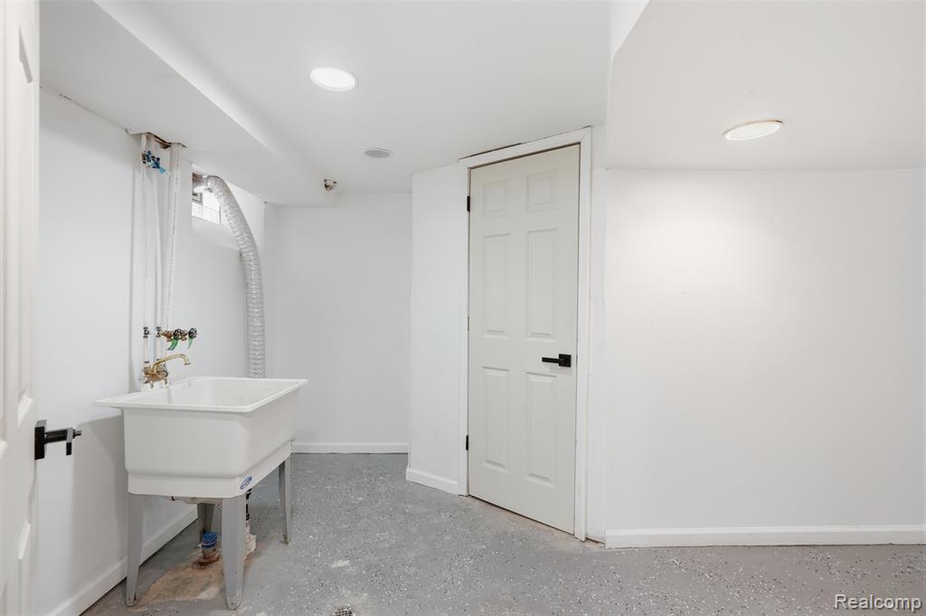 9586 Beaverland, Detroit, MI 48239 — Photo 25