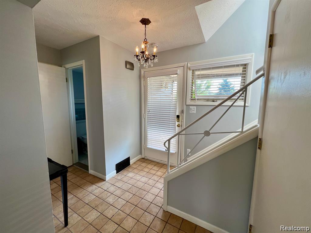 528 Bloomfield Court, Birmingham, MI 48009 — Photo 2