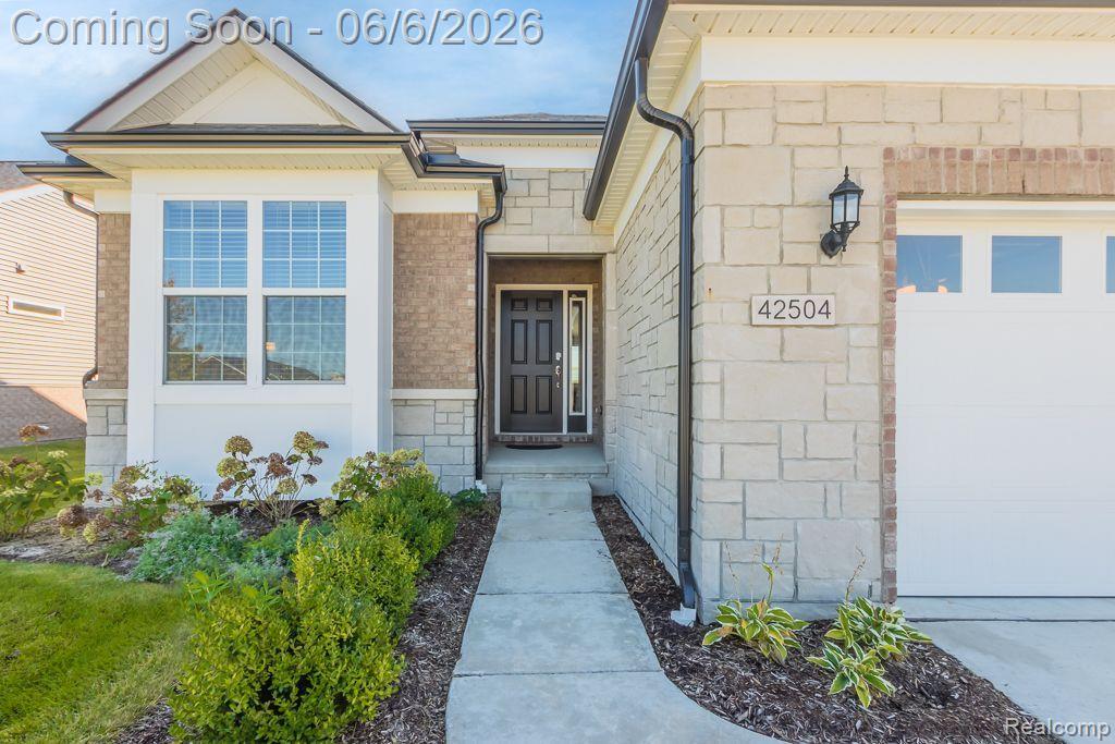 42504 ARBOR Drive, Clinton Twp, MI 48038