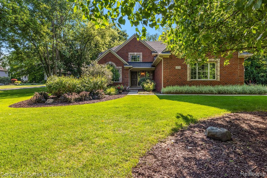 4574 CLIFFORD Road, Brighton, MI 48116 — Photo 2