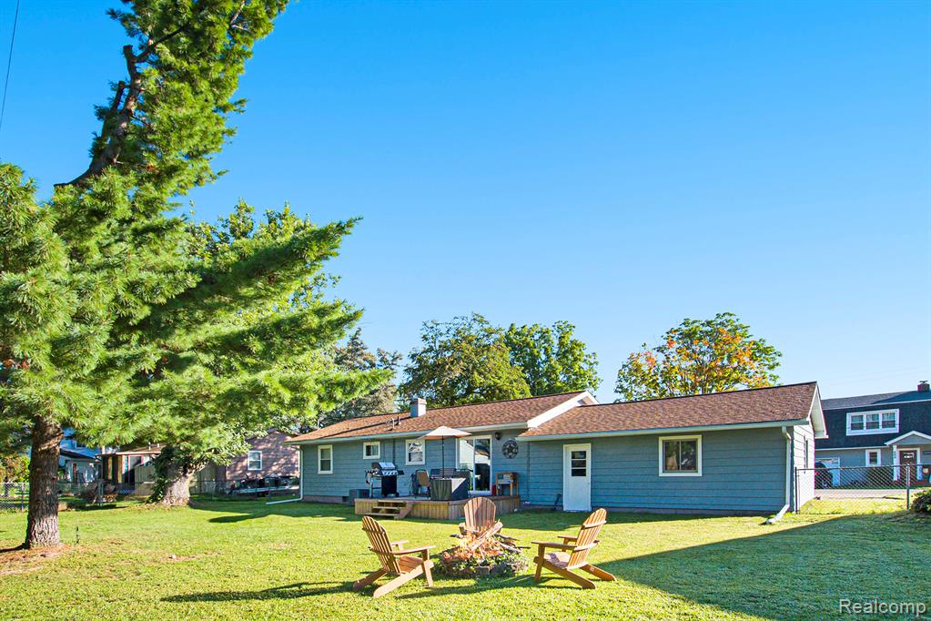 477 Chicago Drive, Howell, MI 48843 — Photo 16