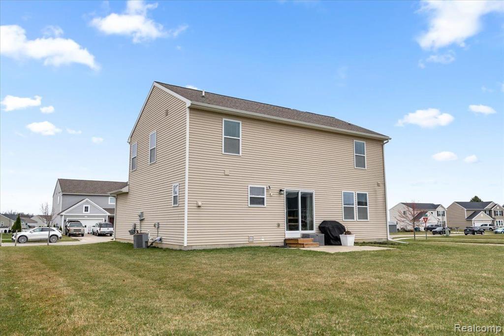 6059 BLUEFIELD Drive, Linden, MI 48451 — Photo 30