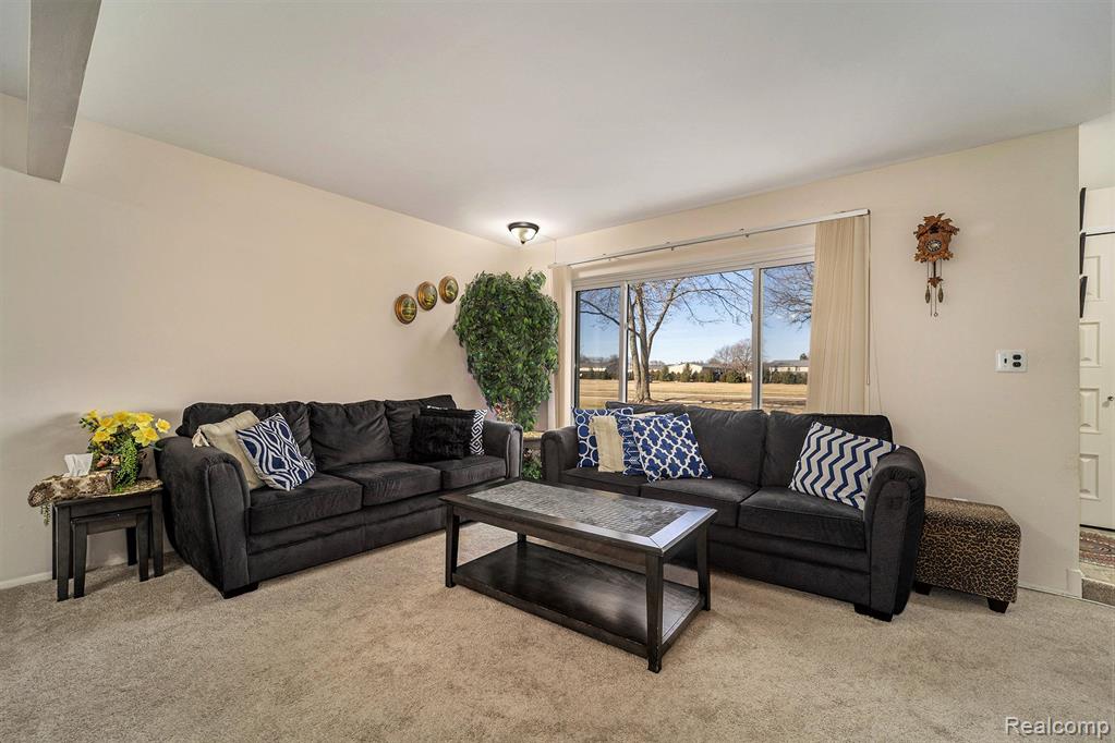 29972 CITY CENTER Drive, 3, Warren, MI 48093 — Photo 5