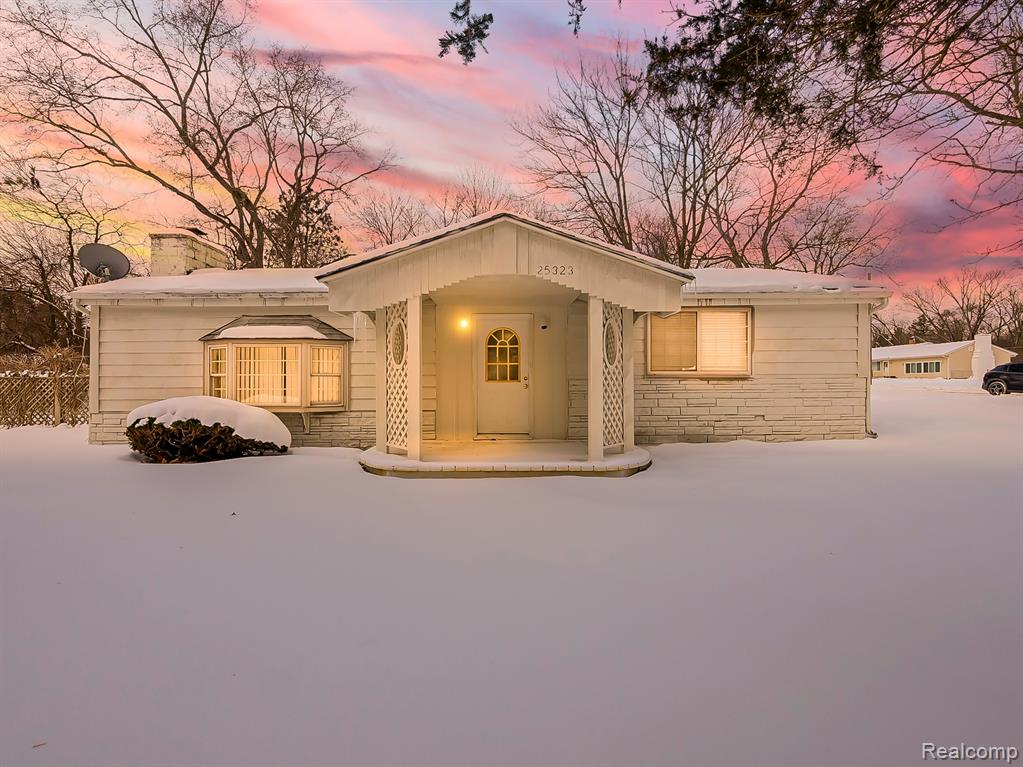 25323 Orchard Lake Road, Farmington, MI 48336