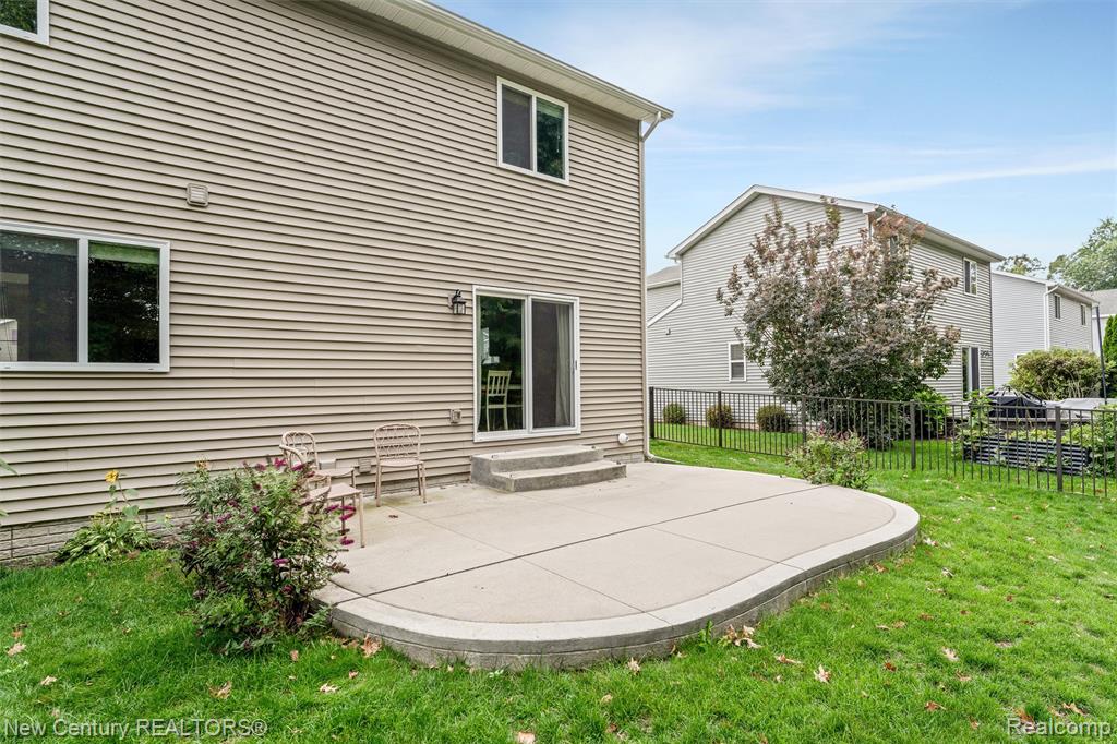 6496 Skylar Lane, Waterford, MI 48327 — Photo 32