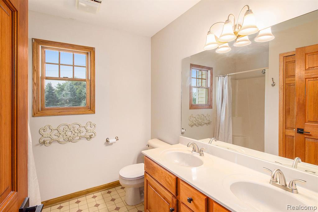 8472 Maltby Road, Brighton, MI 48116 — Photo 17