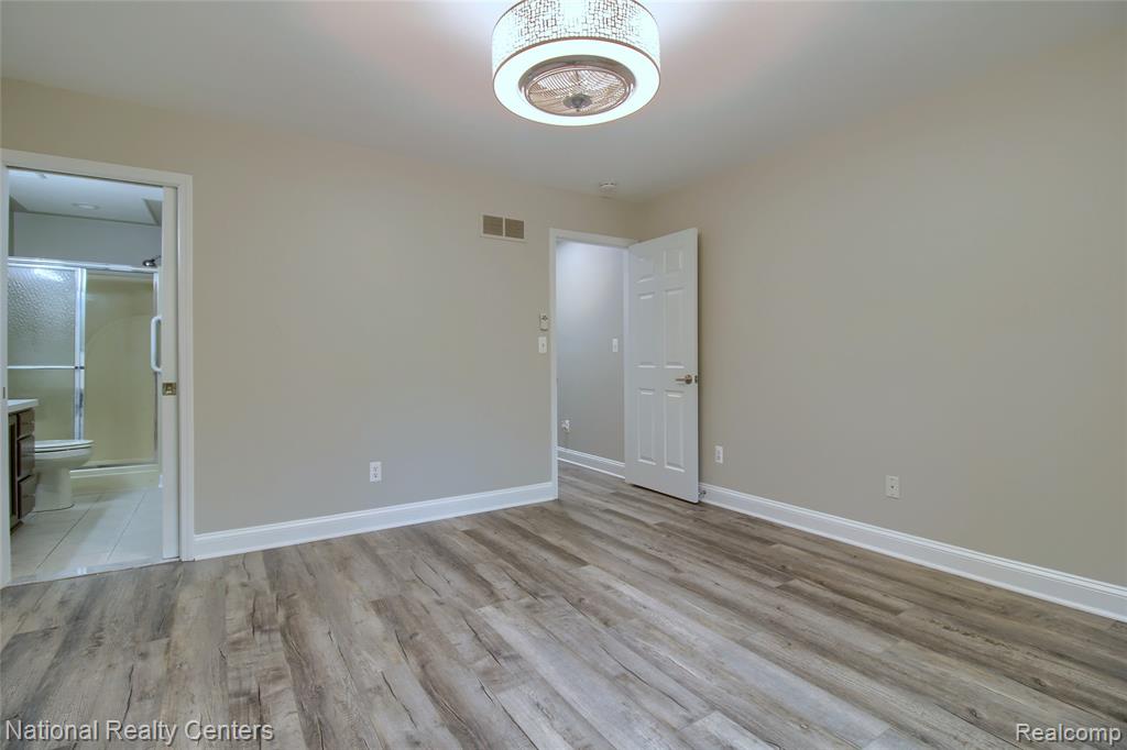 713 Woodcreek Circle, 26, Saline, MI 48176 — Photo 13
