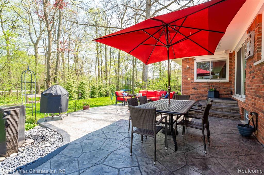 5753 CHERRY CREST Drive, West Bloomfield, MI — Photo 48
