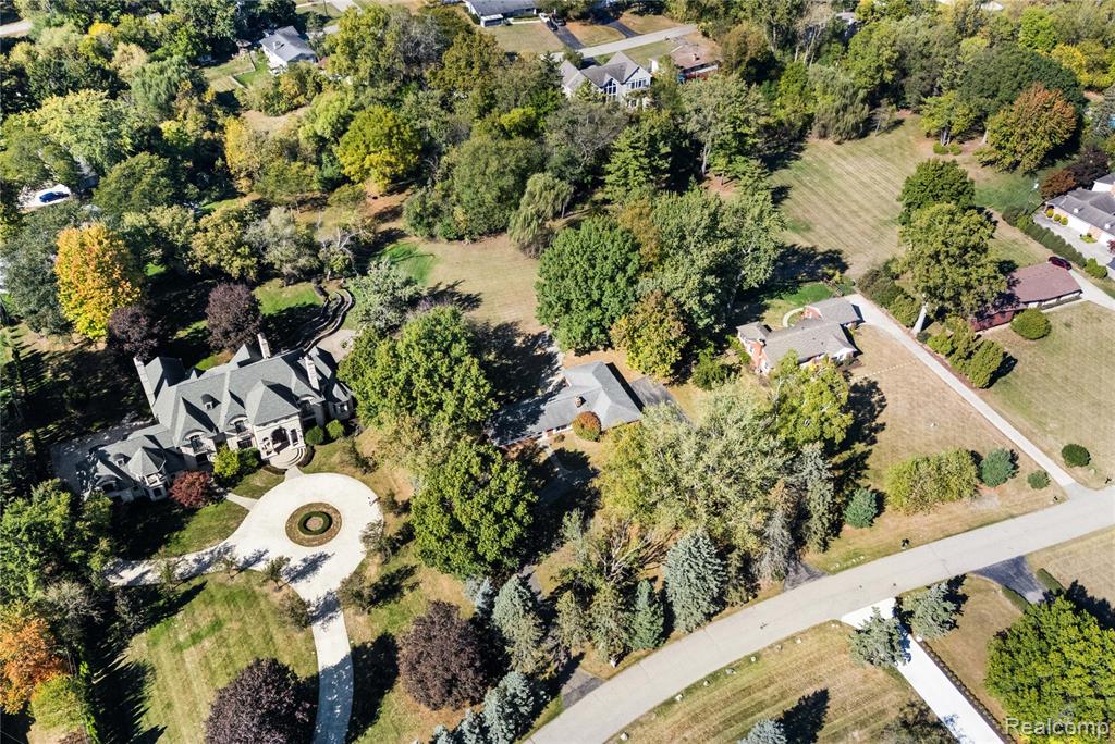 7250 Ten Hill Road, West Bloomfield, MI — Photo 29