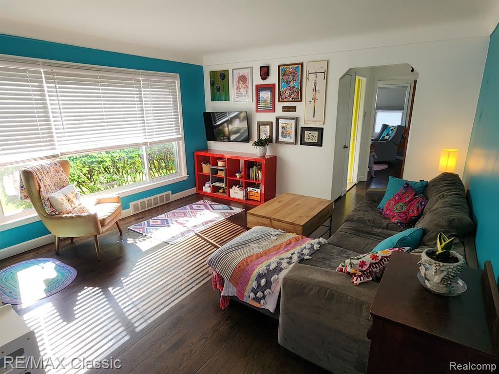 621 SYMES Avenue, Royal Oak, MI 48067 — Photo 12