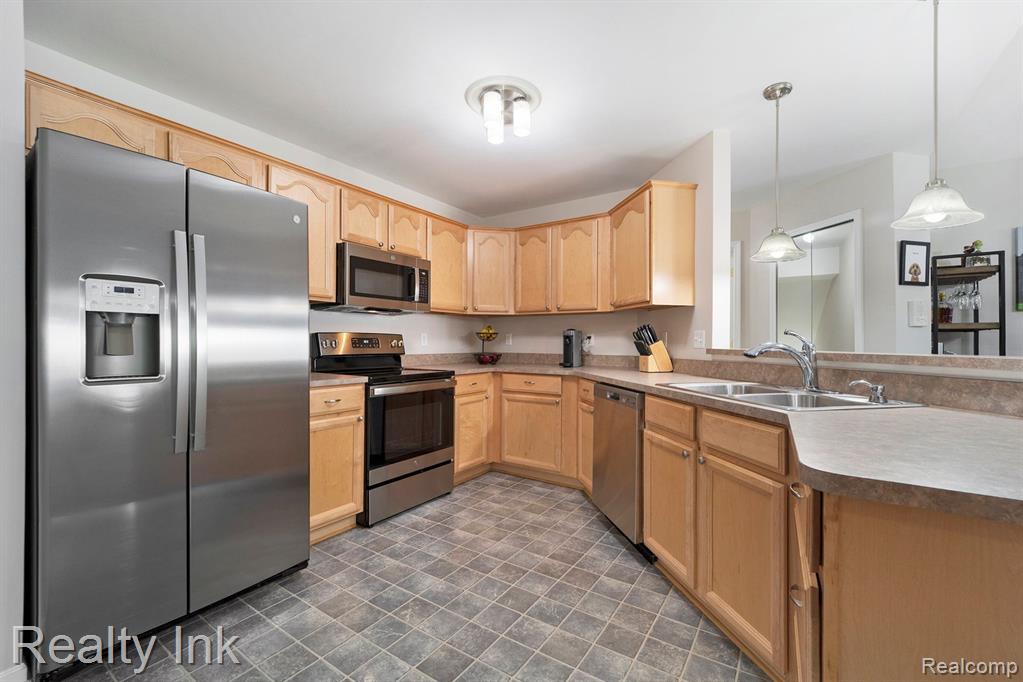 8205 ALEXA Drive, Walled Lake, MI 48390 — Photo 5