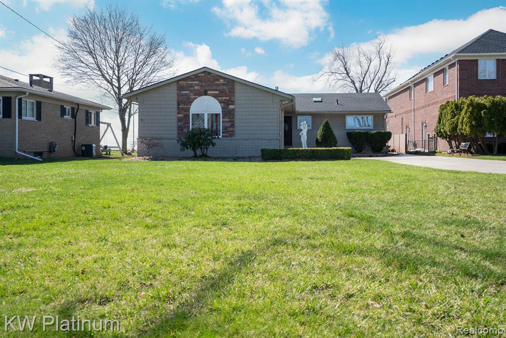 48218 Harbor Drive, Chesterfield, MI 48047 — Photo 6