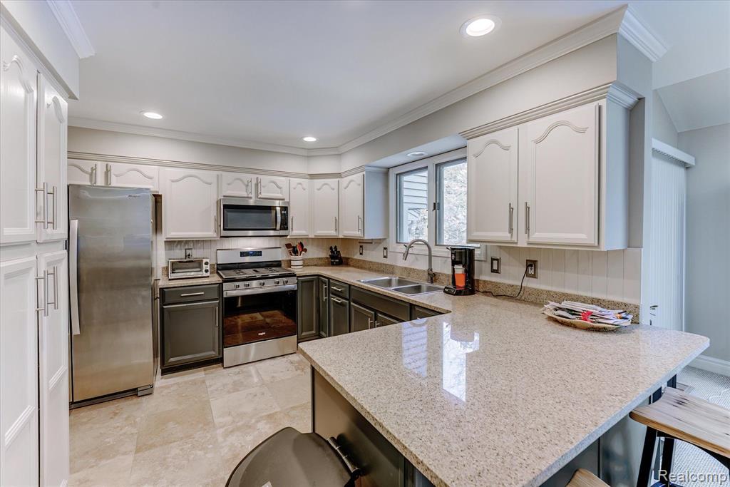 6522 SCENIC PINES, Clarkston, MI — Photo 15