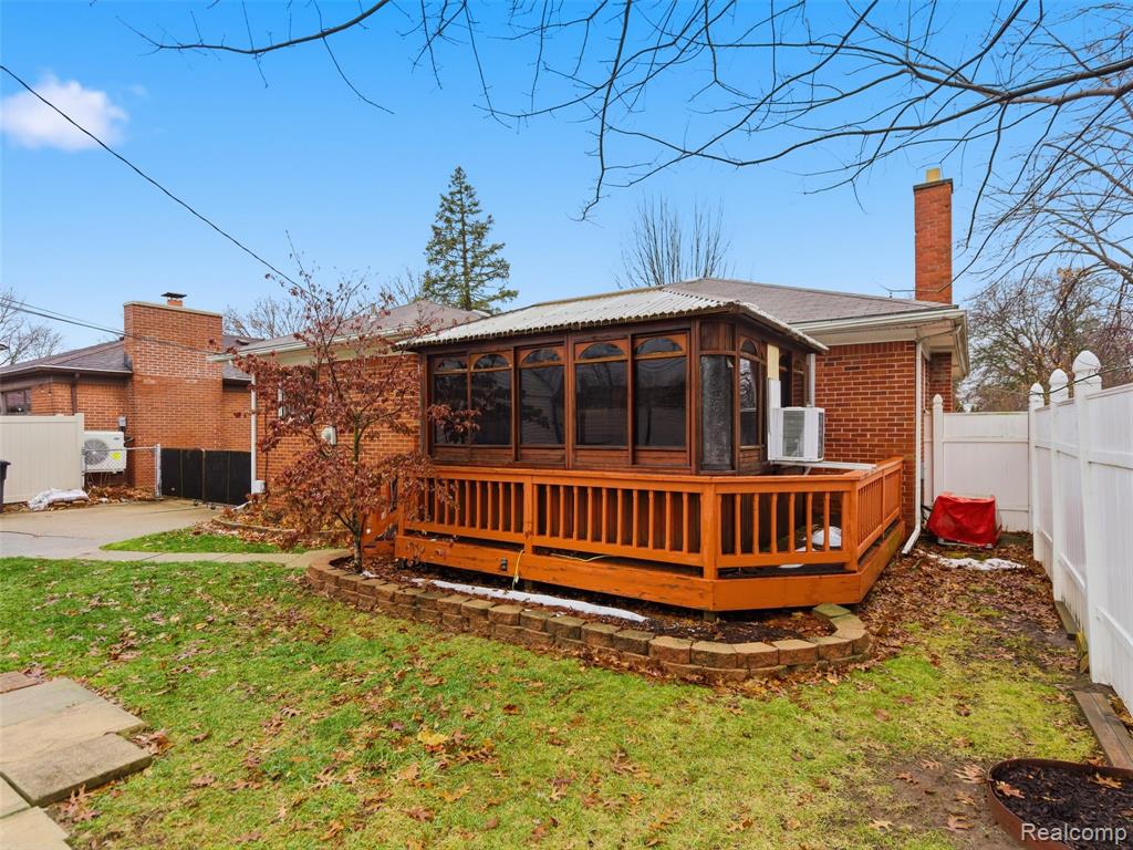 8878 Merriman Road, Livonia, MI 48150 — Photo 29