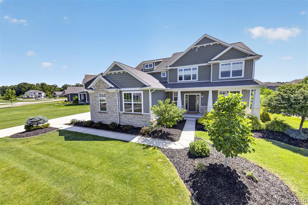 2429 Walnut View Dr, Howell, MI 48855 — Photo 2