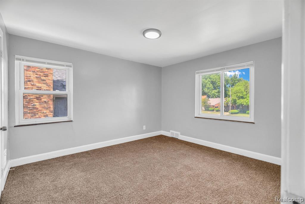 8262 E Outer Drive, Detroit, MI 48213 — Photo 25