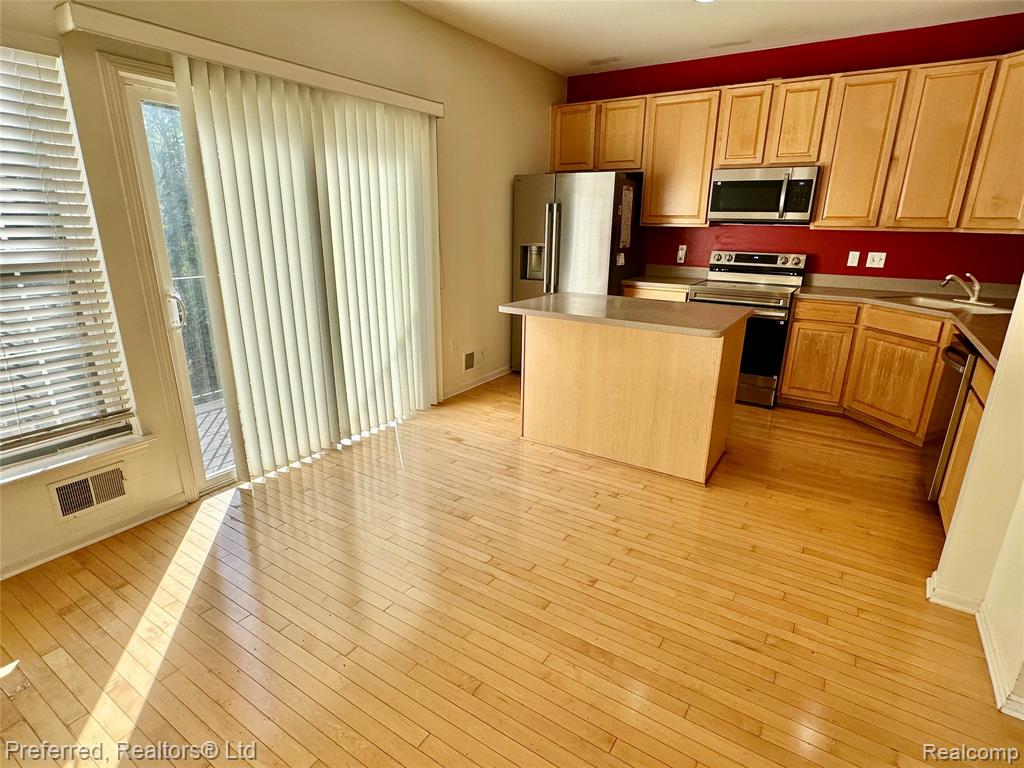 655 Cherry Orchard Road, Canton, MI 48188 — Photo 7