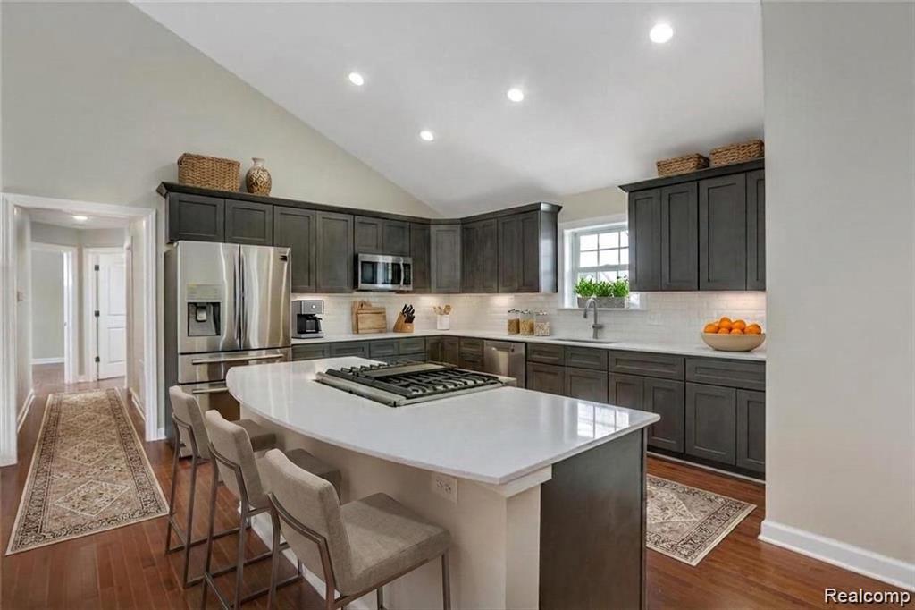 411 E Ferry Street - Photo 5