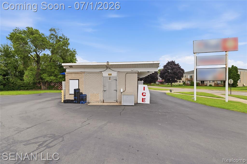 14650 Champaign Road - Photo 2